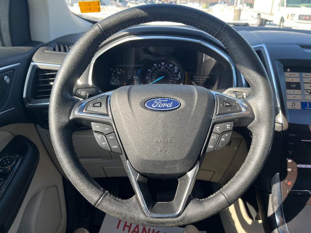 Used 2019 Ford Edge Titanium image 37