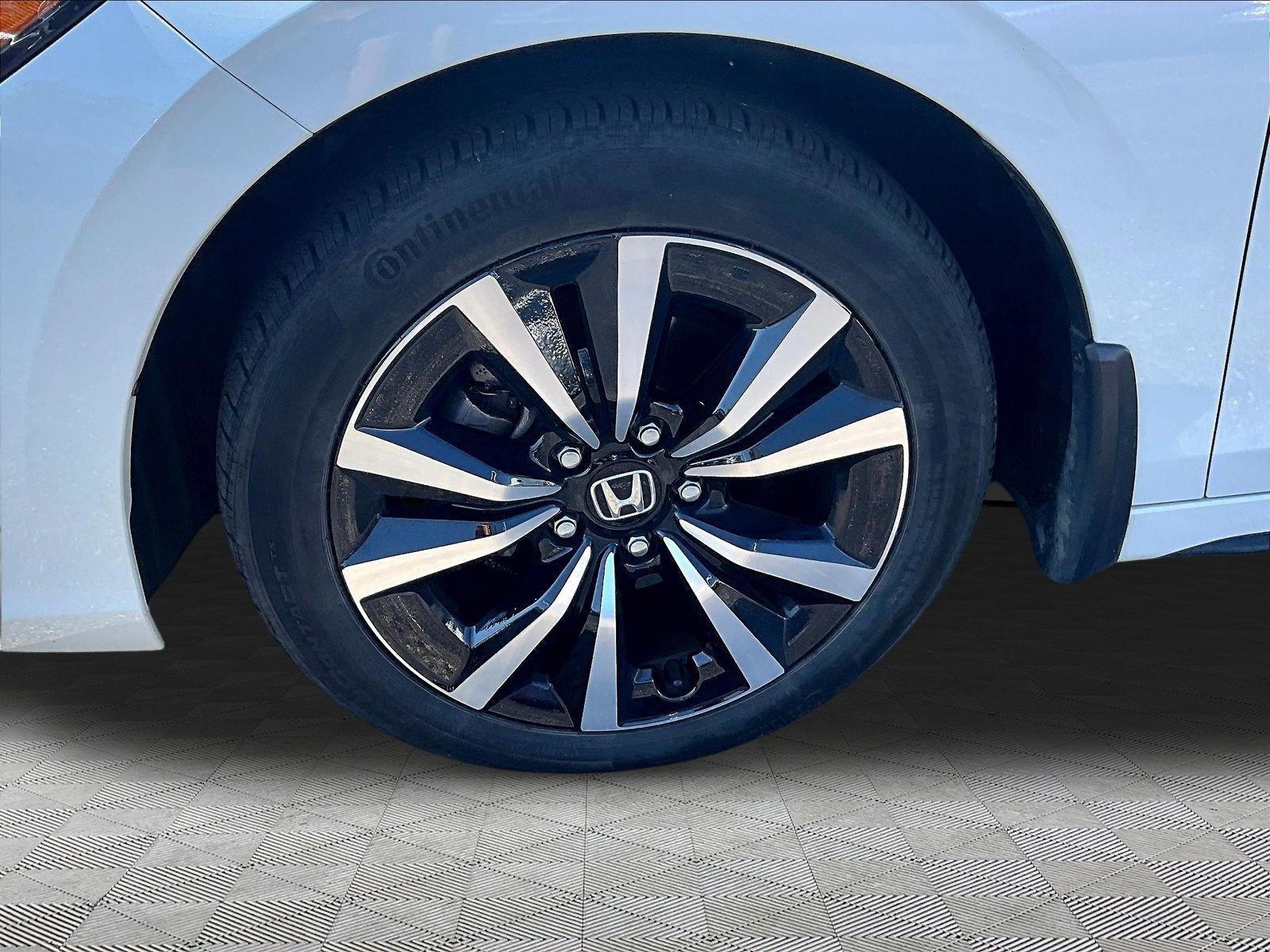 Used 2024 Honda Civic EX-L image 34