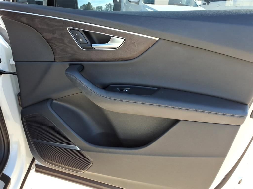 Used 2023 Audi Q7 3.0T Prestige image 11