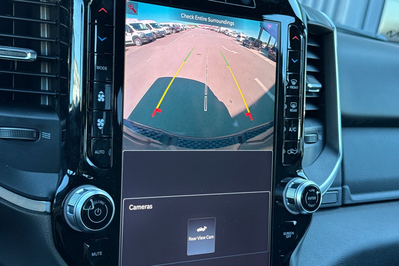 New 2026 RAM 1500 4x4 Crew Cab image 18