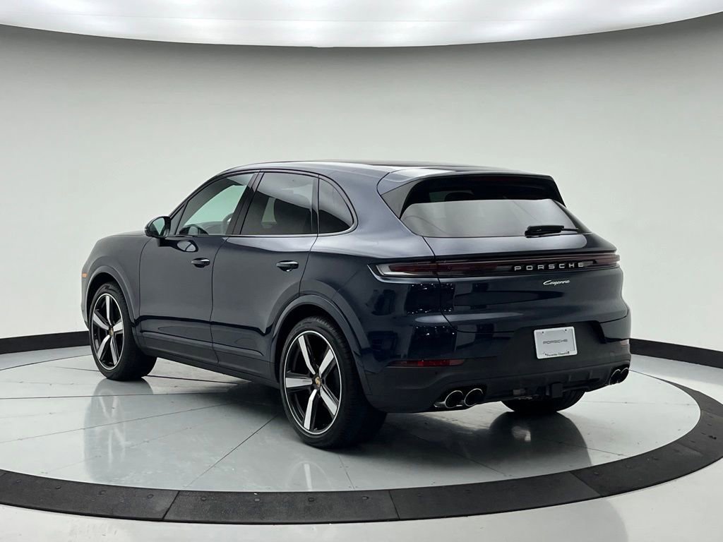 Used 2025 Porsche Cayenne image 3