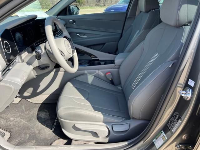 Used 2025 Hyundai Elantra SEL image 21