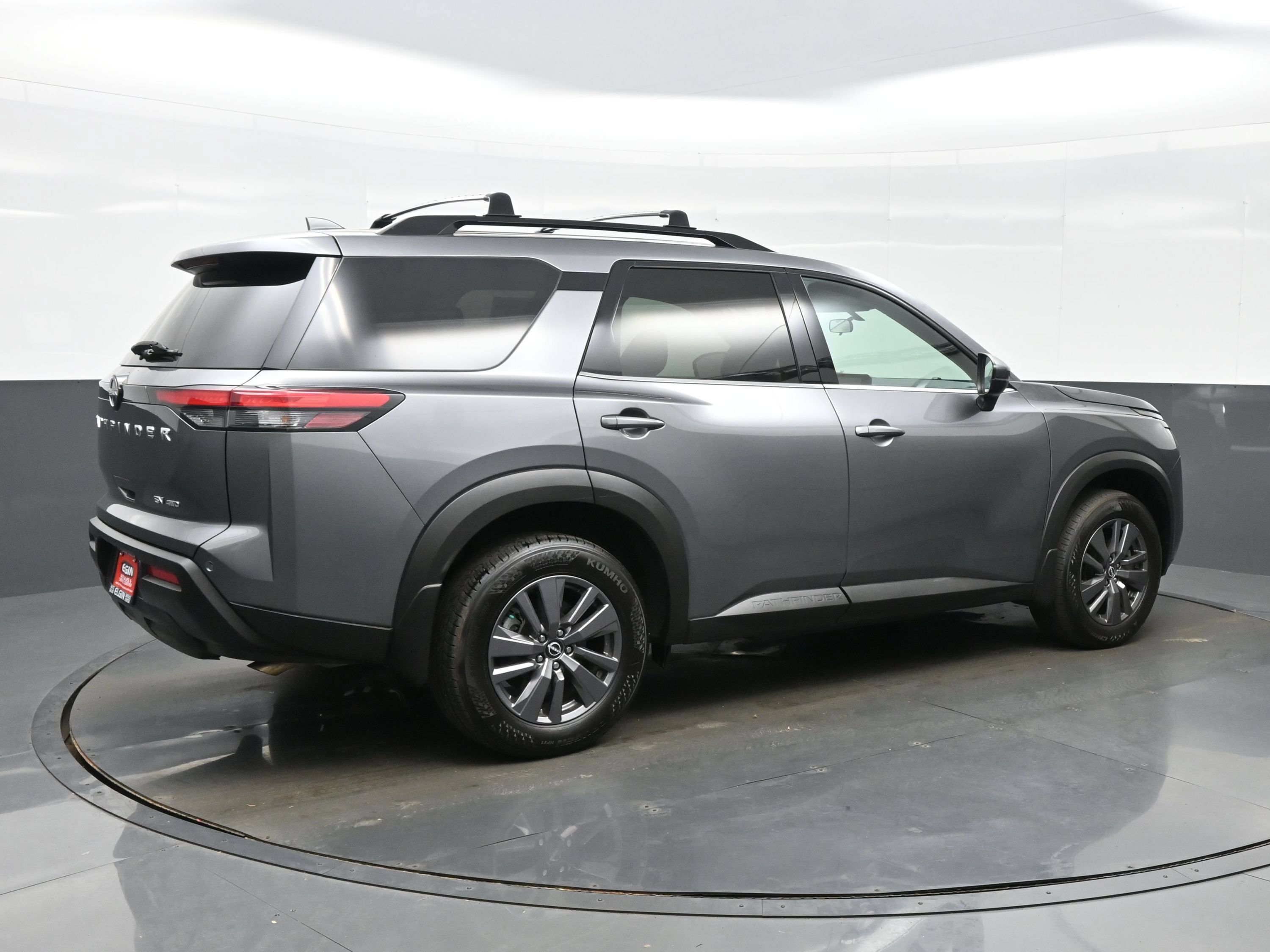 Used 2023 Nissan Pathfinder SV AWD/4WD image 6