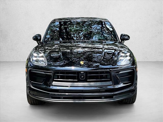 Used 2024 Porsche Macan AWD/4WD image 3