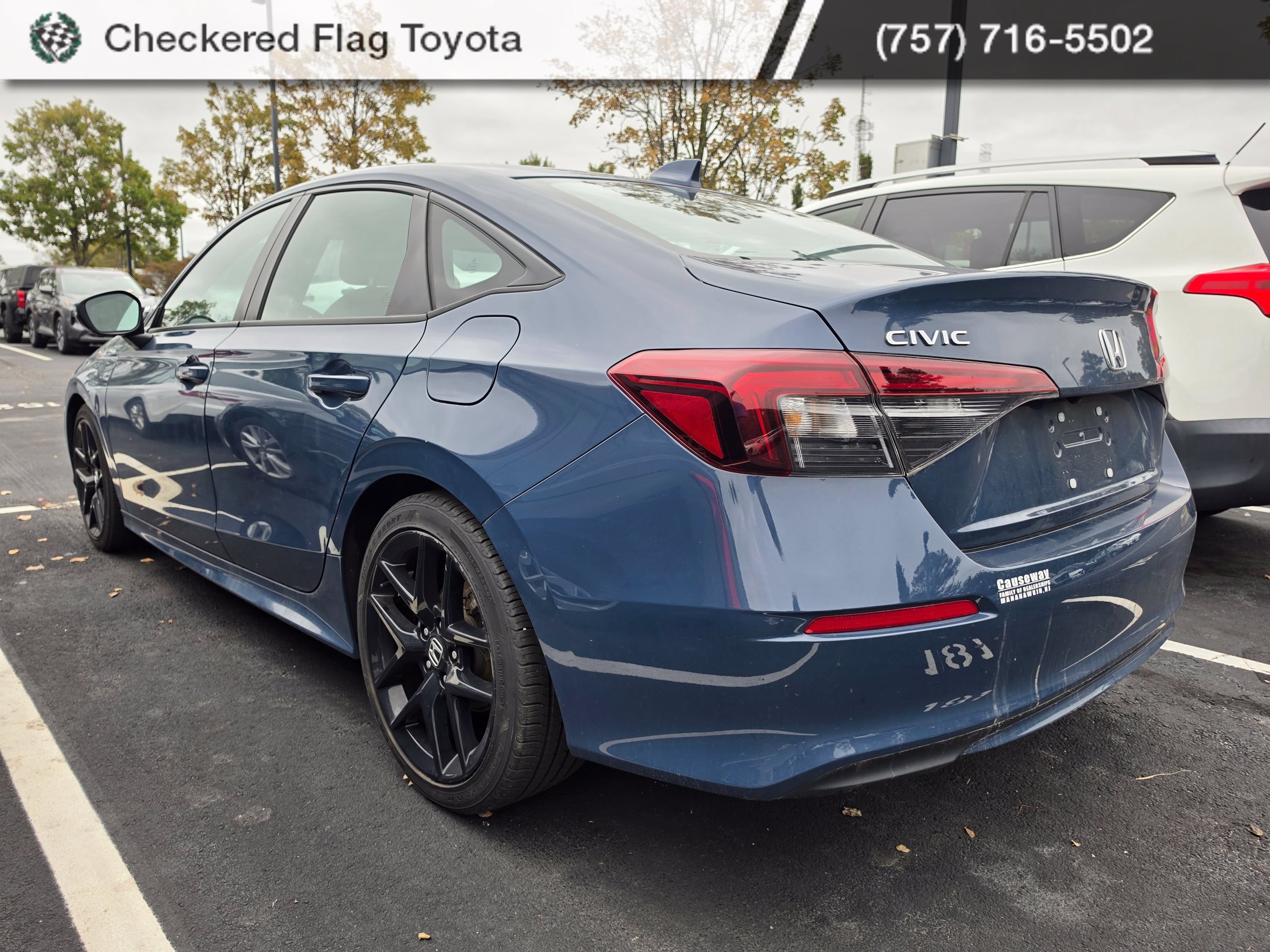 Used 2025 Honda Civic Sport image 4