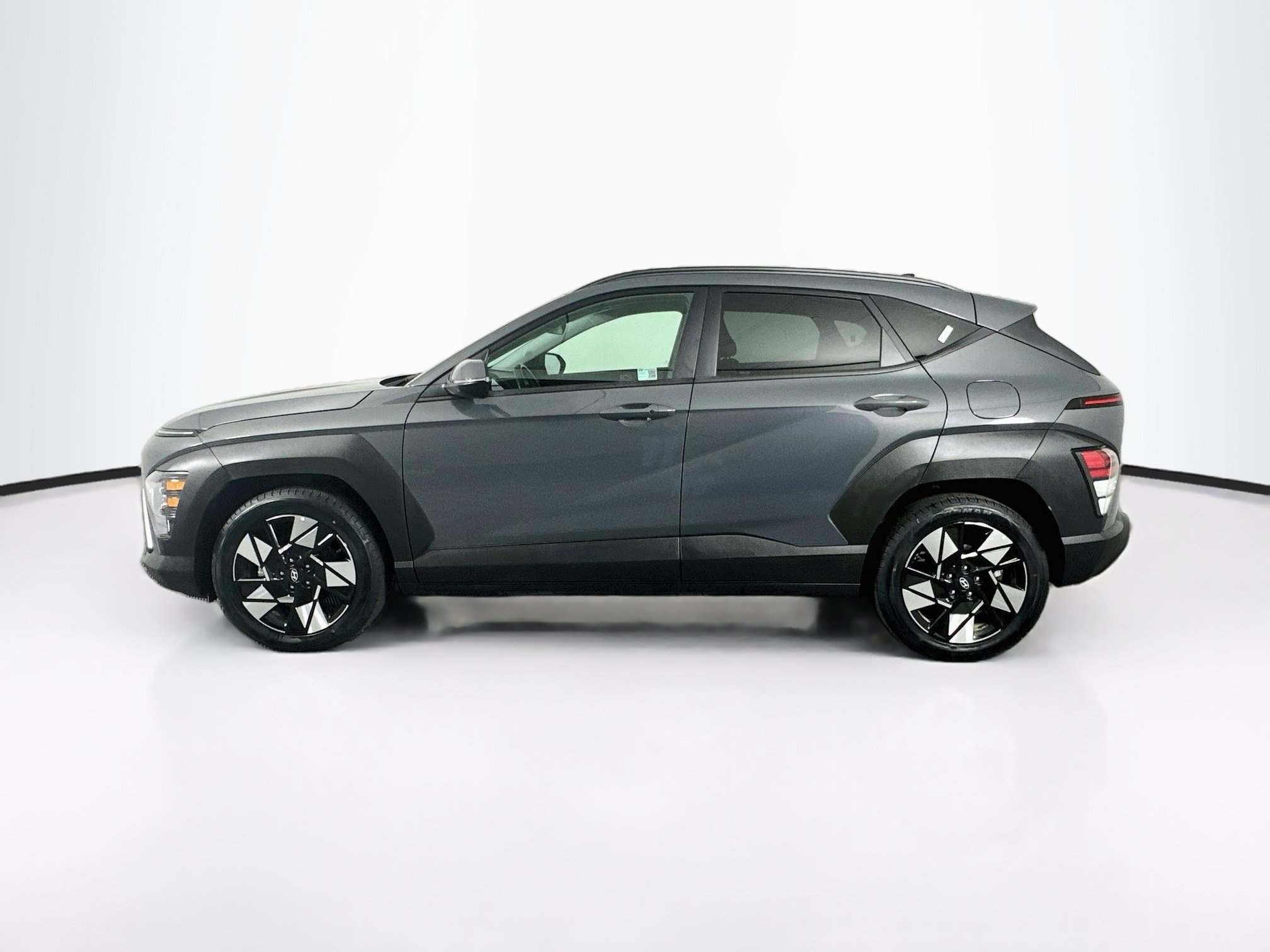 Used 2025 Hyundai Kona SEL FWD image 4