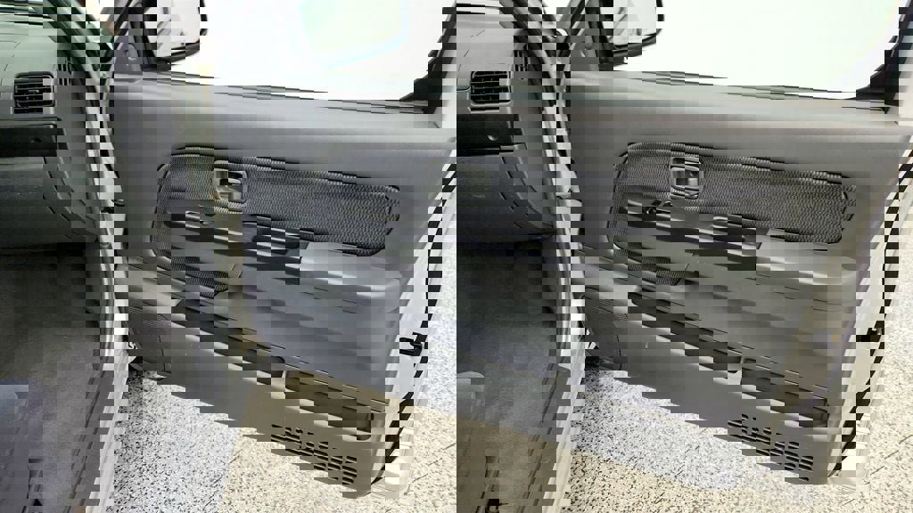 Used 2004 Nissan Frontier XE w/ (VTP) Value Truck Pkg image 22