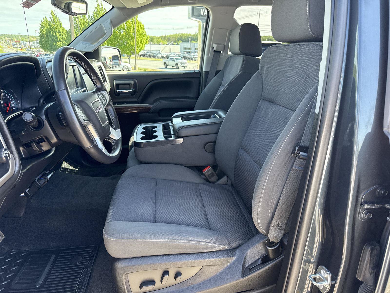 Used 2018 GMC Sierra 1500 SLE w/ SLE Value Package AWD/4WD image 12