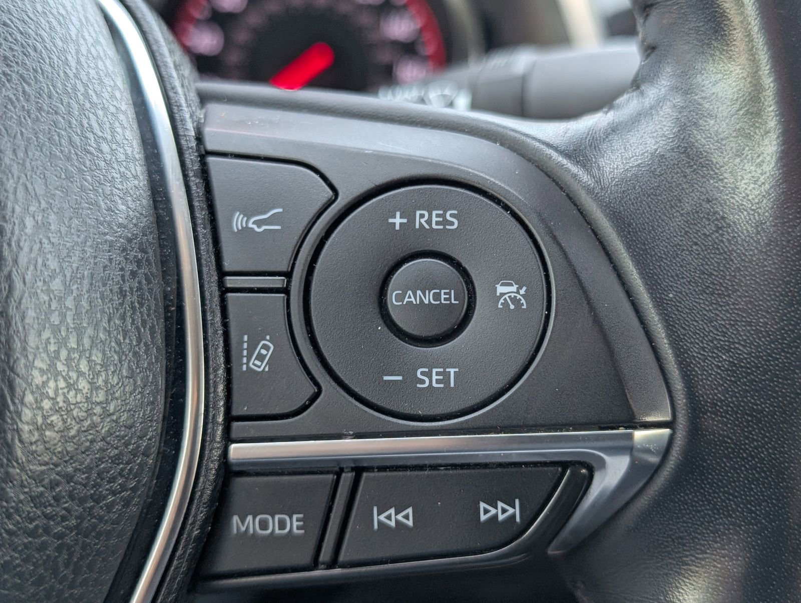 Used 2020 Toyota Camry XSE w/ Navigation Package image 19