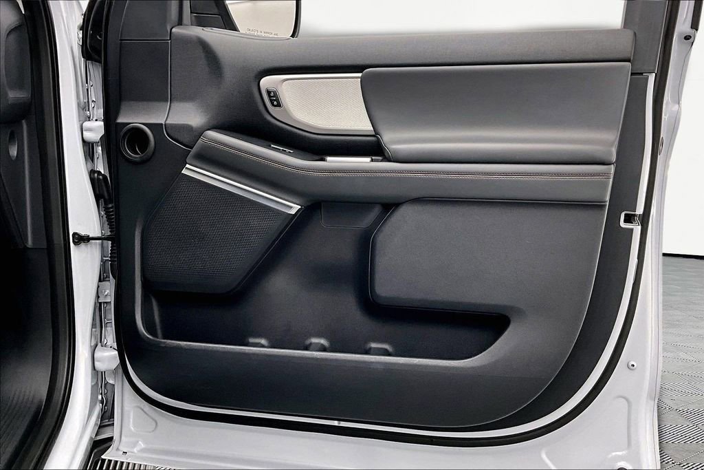 Used 2025 Ford Expedition Max Active image 24