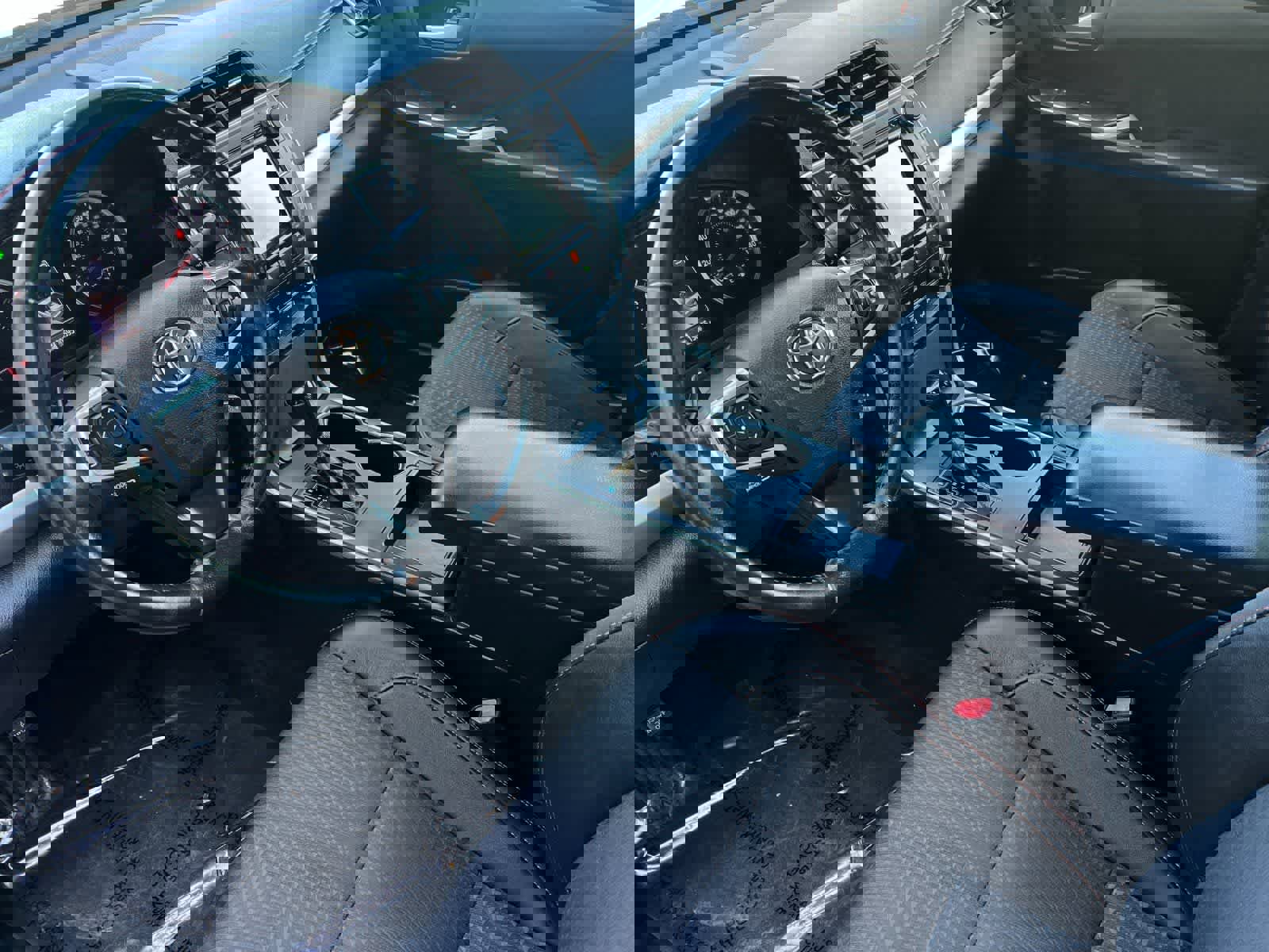 Used 2015 Toyota Camry SE w/ Moonroof Package image 12