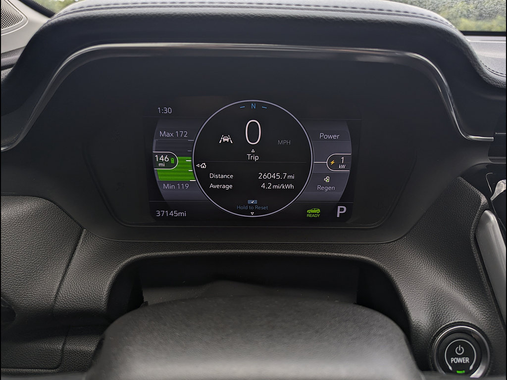 Used 2022 Chevrolet Bolt EUV LT w/ Convenience Package FWD image 2