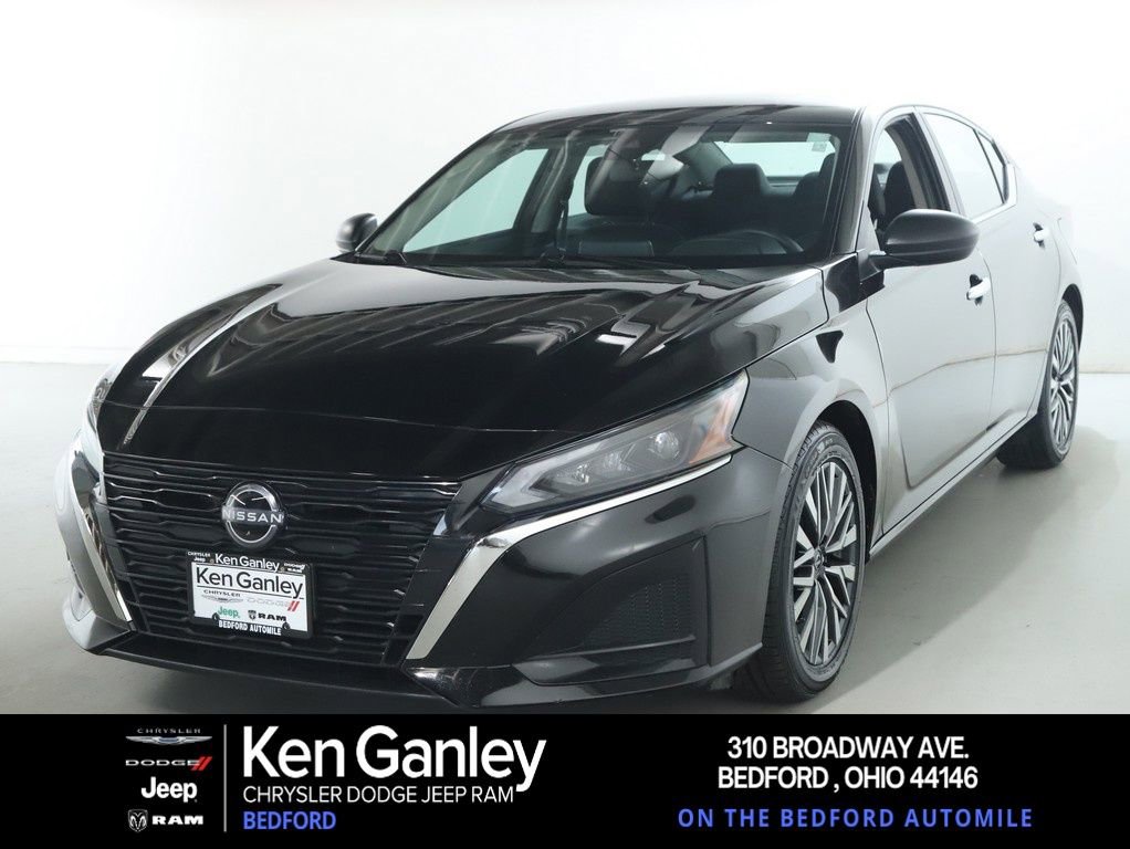 Used 2025 Nissan Altima 2.5 SV FWD image 1