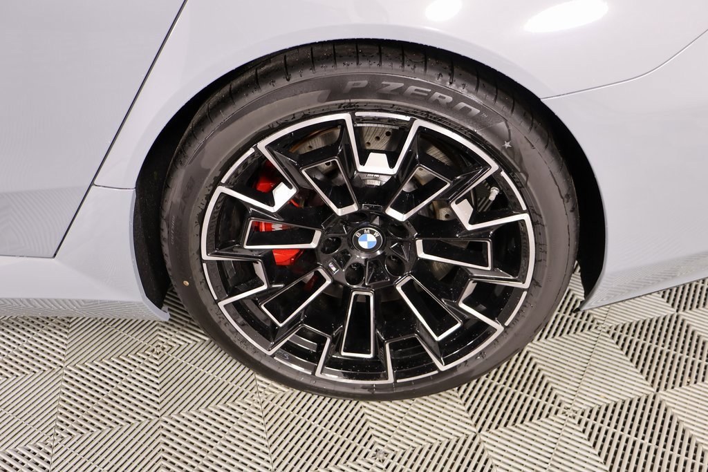 New 2026 BMW M5 w/ Executive Package image 18