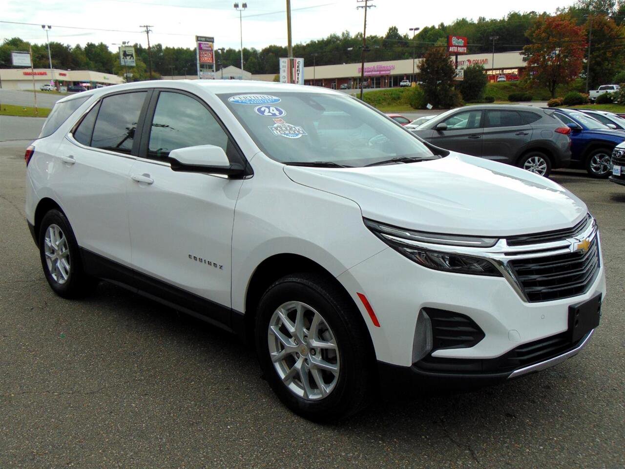 Used 2024 Chevrolet Equinox LT image 3