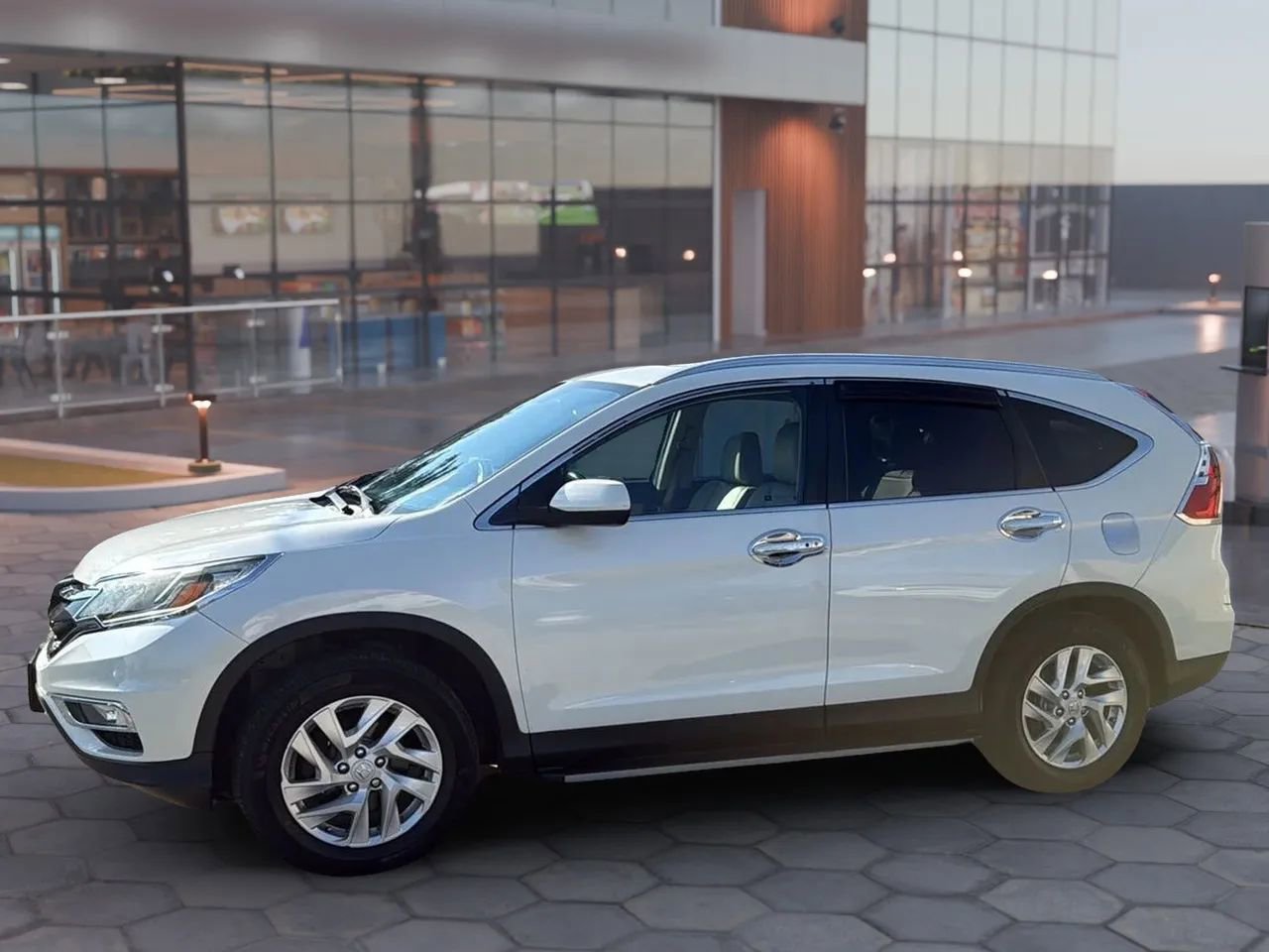 Used 2016 Honda CR-V EX-L image 3