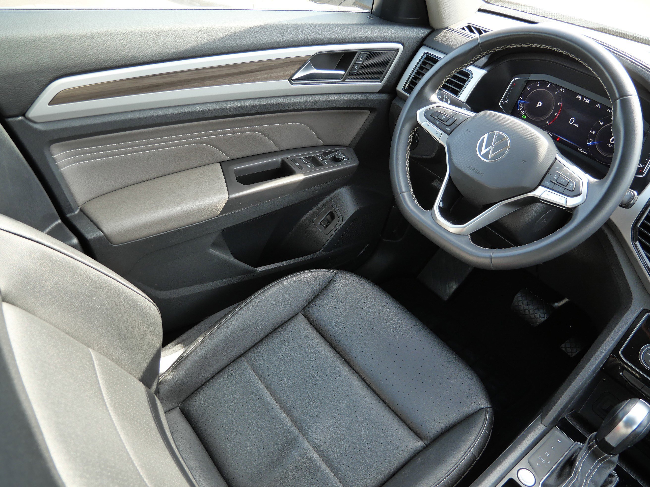 Certified 2023 Volkswagen Atlas SEL AWD/4WD image 9