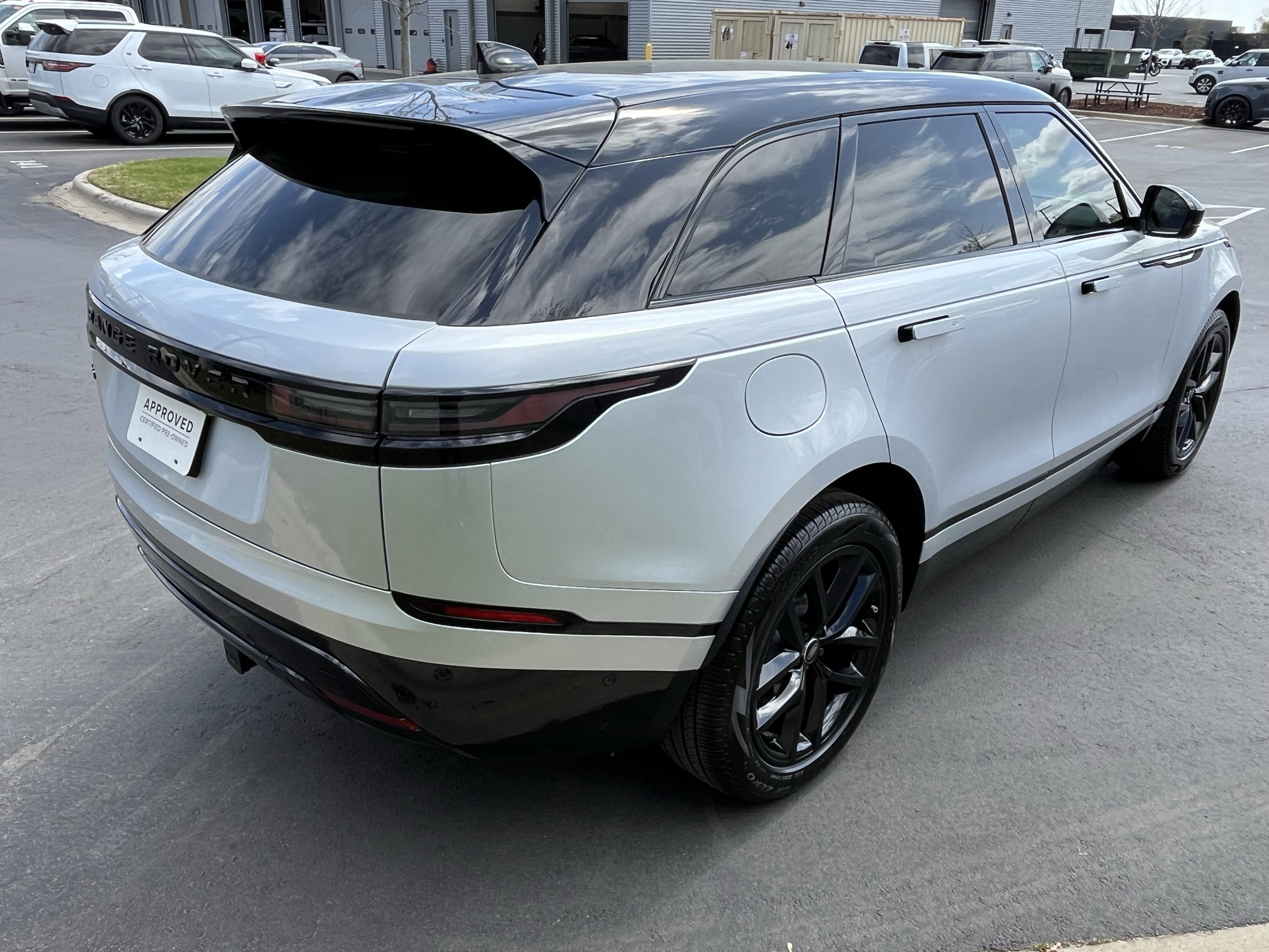Certified 2025 Land Rover Range Rover Velar Dynamic SE AWD/4WD image 7