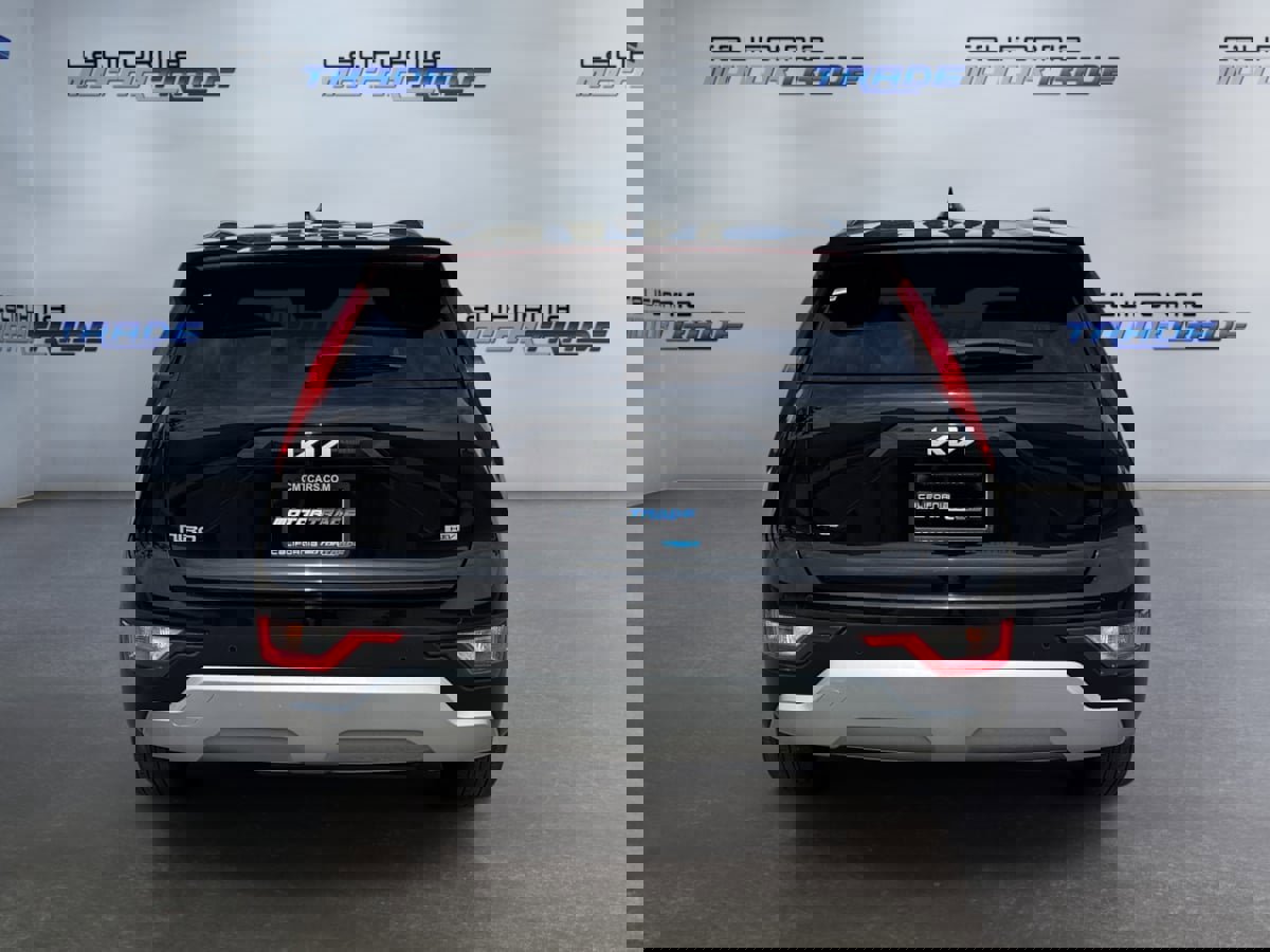 Used 2023 Kia Niro EX image 6