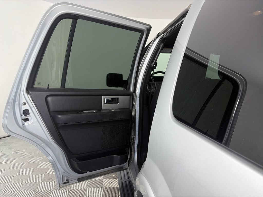Used 2017 Ford Expedition XLT AWD/4WD image 12