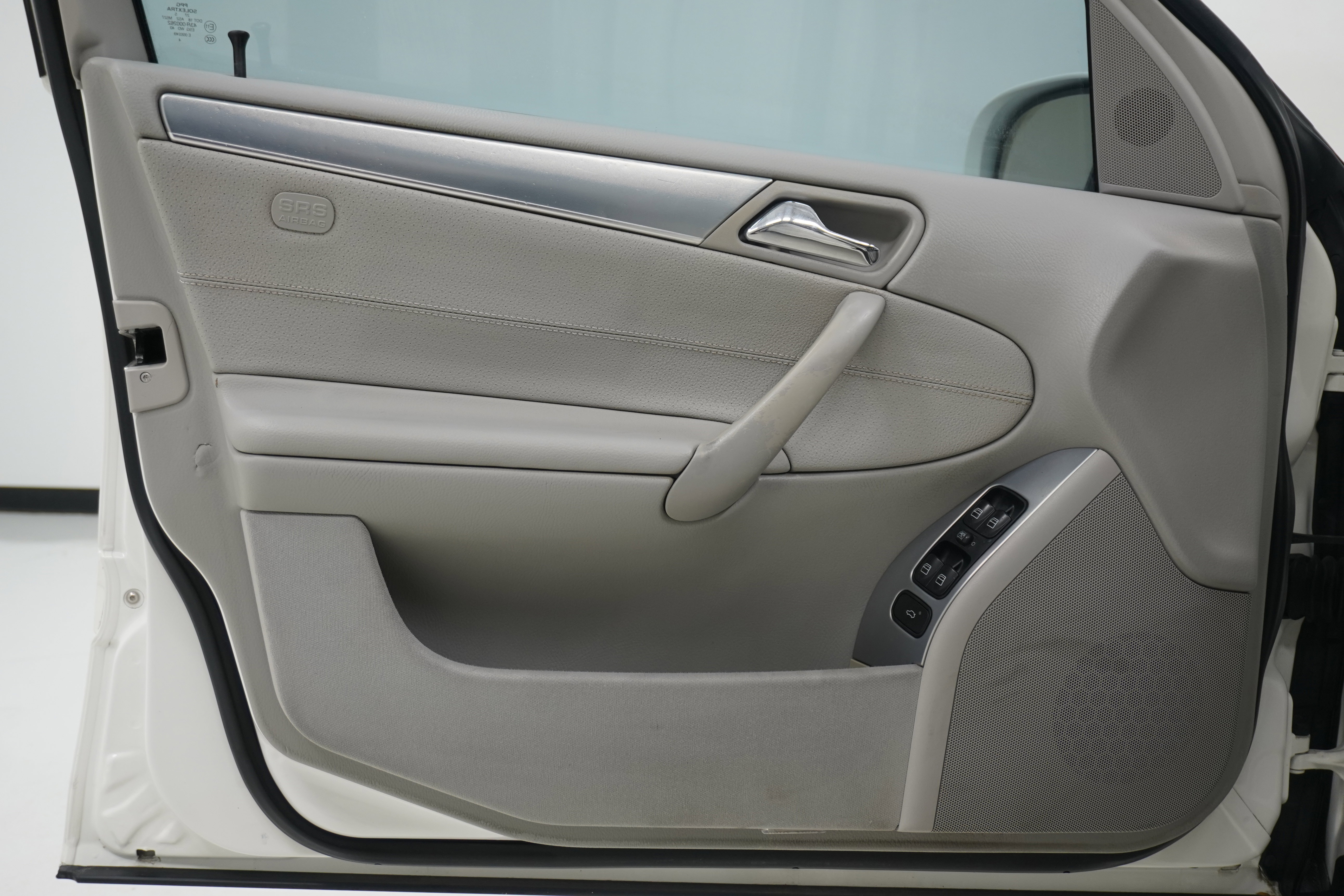 Used 2006 Mercedes-Benz C 230 Sedan image 14