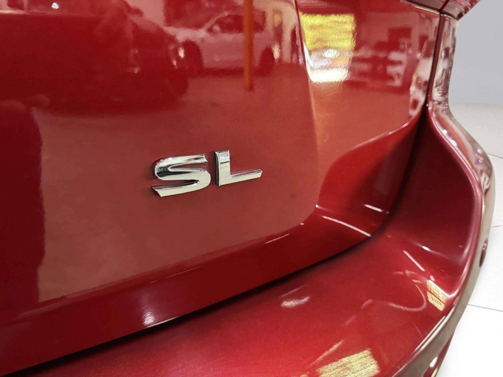 Used 2019 Nissan Pathfinder SL FWD image 47