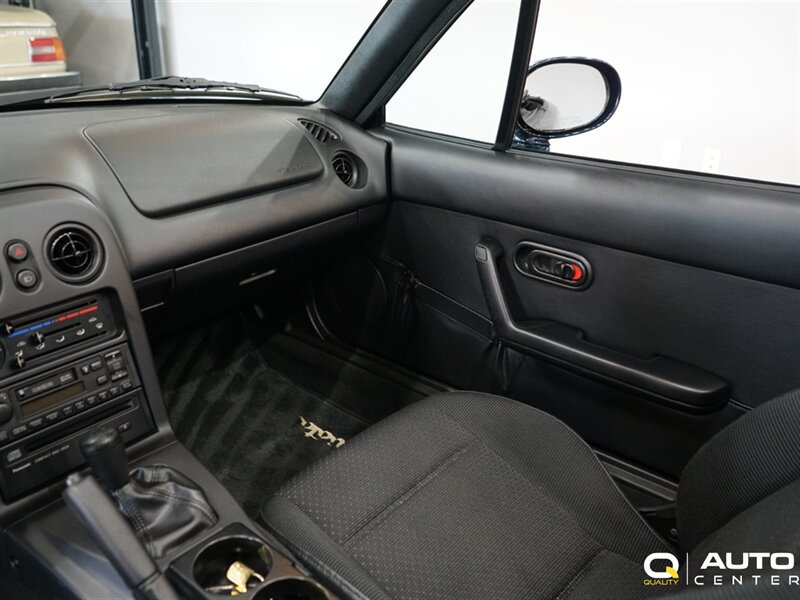 Used 1996 MAZDA MX-5 Miata RWD image 33