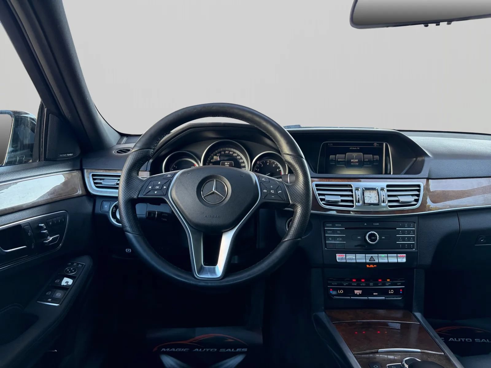 Used 2016 Mercedes-Benz E 350 4MATIC Sedan image 28