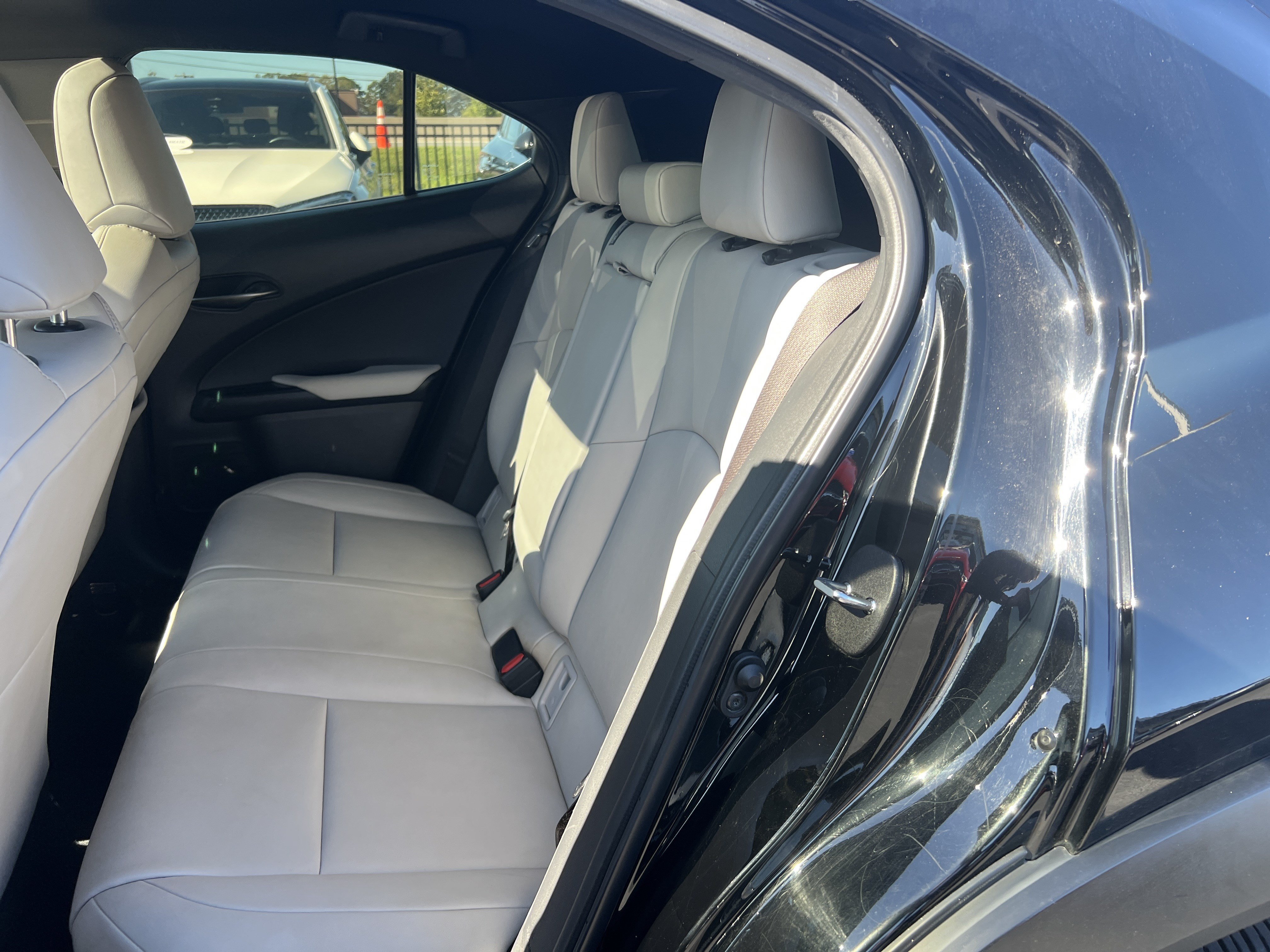 Used 2021 Lexus UX 250h w/ Accessory Package (Z1) AWD/4WD image 32