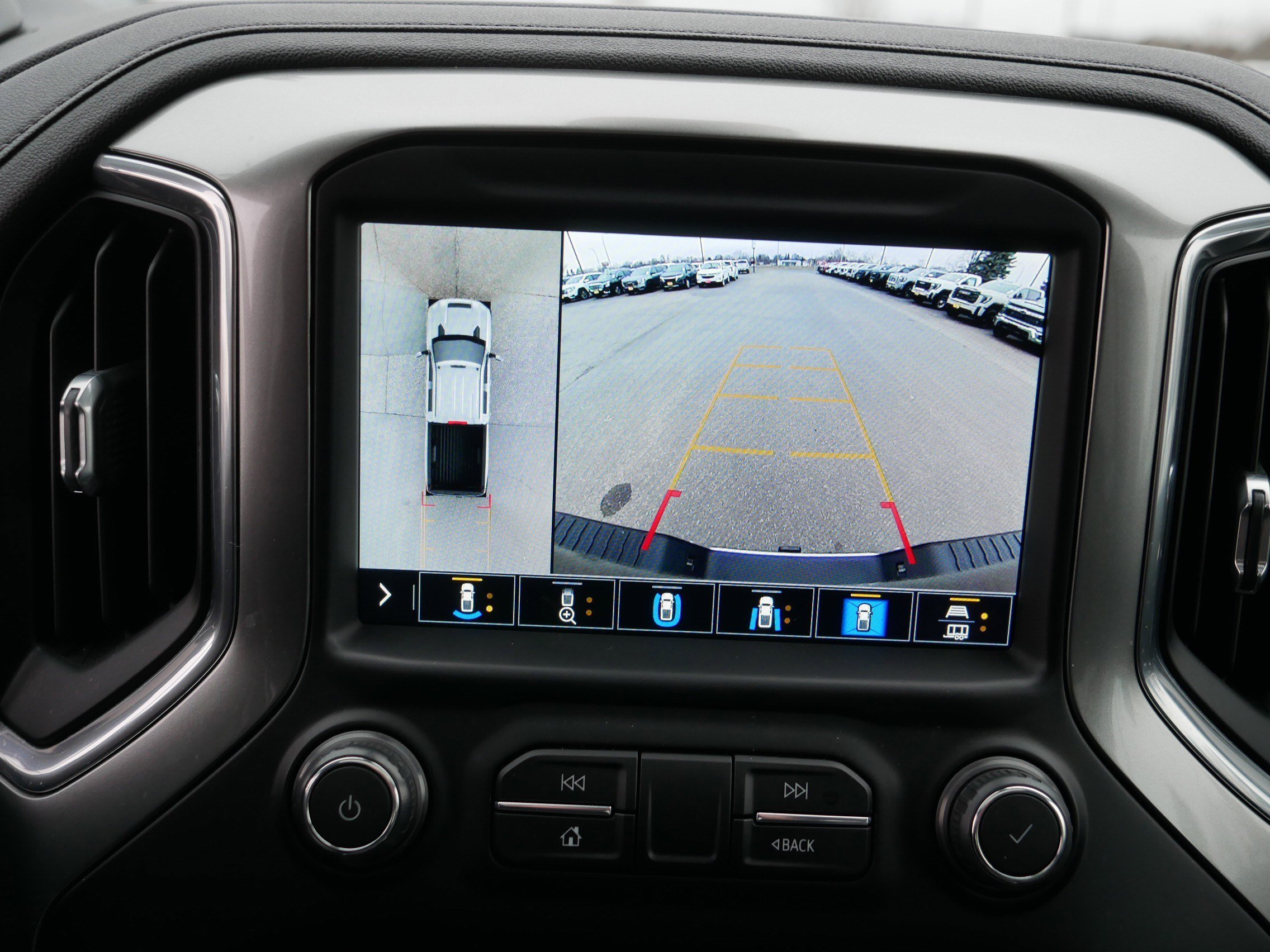 Used 2021 Chevrolet Silverado 2500 LTZ w/ LTZ Premium Package image 27