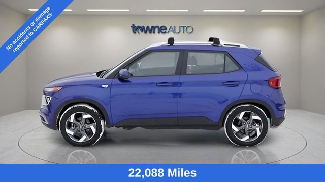 Used 2023 Hyundai Venue Limited FWD image 2