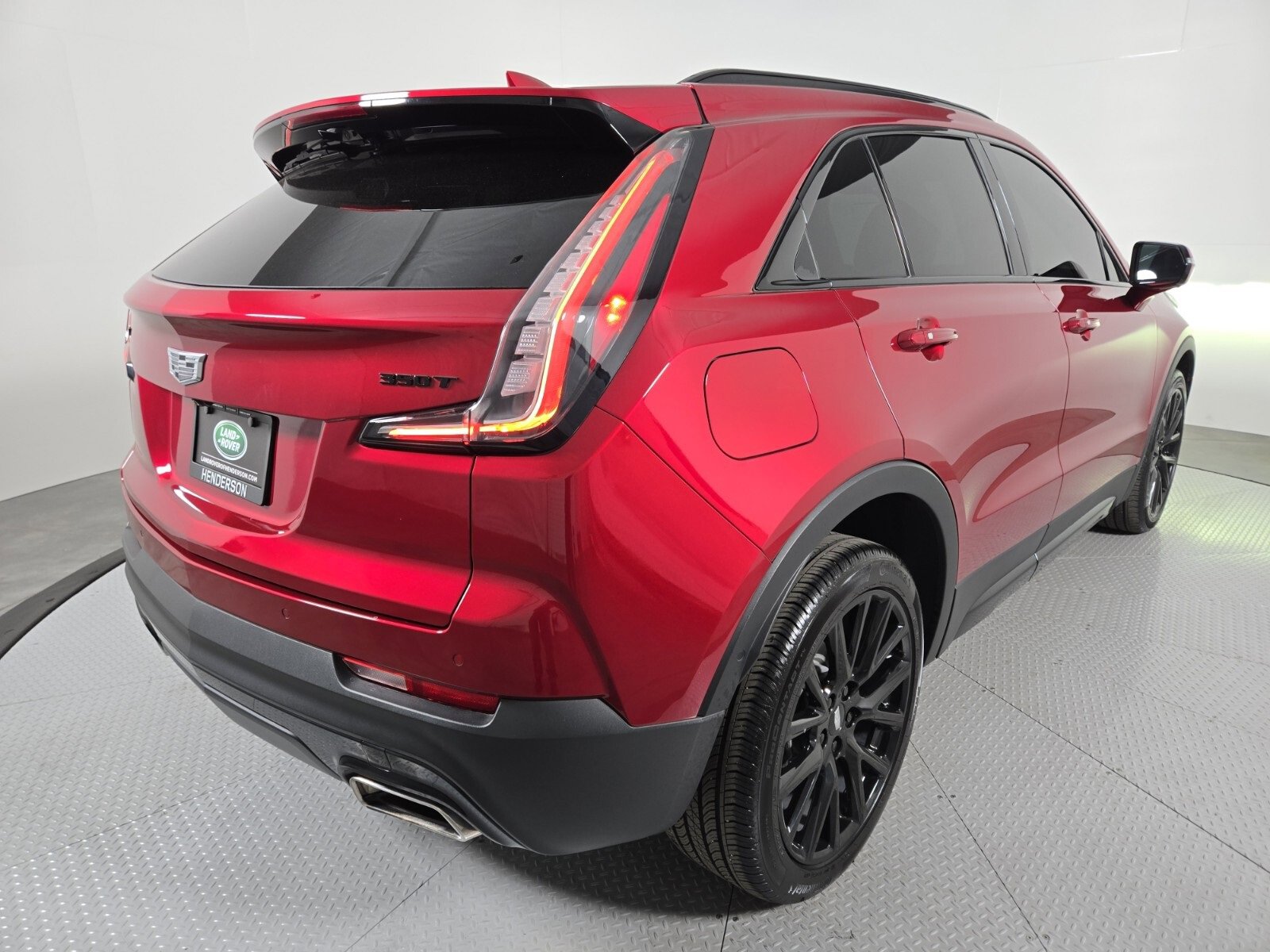 Used 2023 Cadillac XT4 Sport image 2