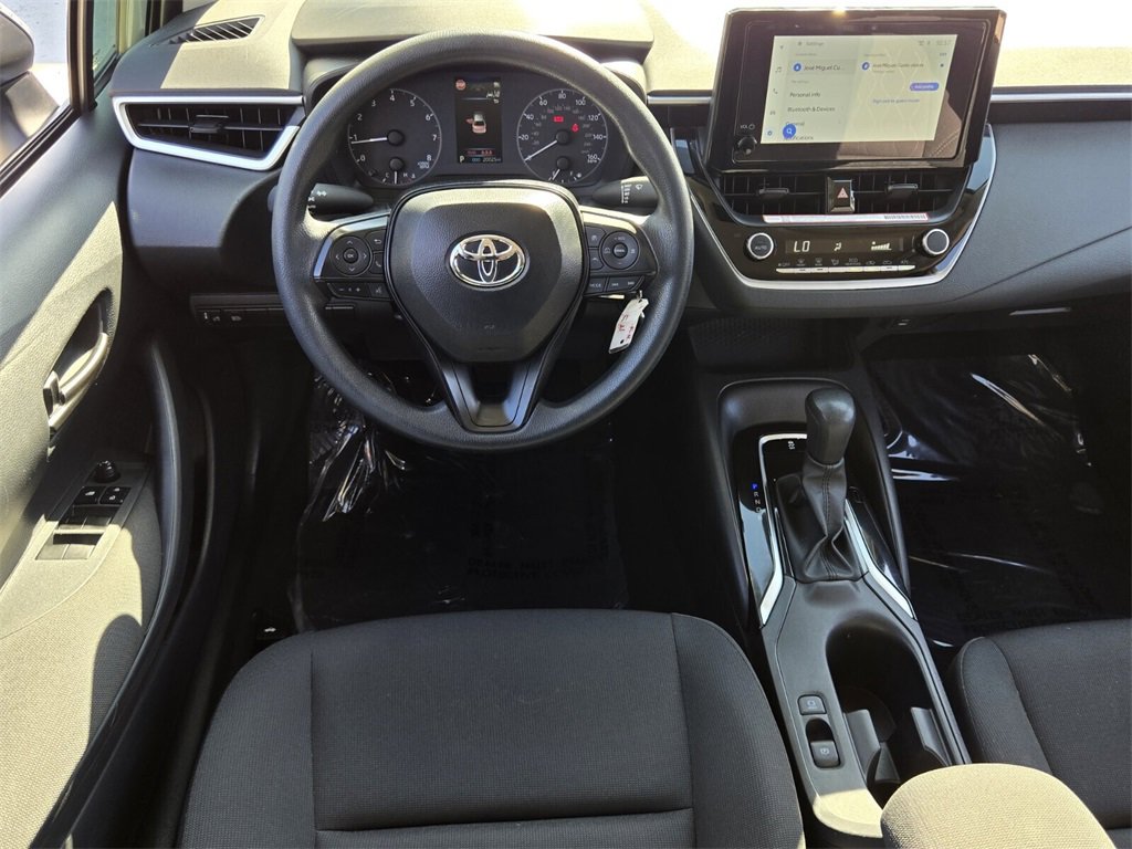 Used 2025 Toyota Corolla LE image 12