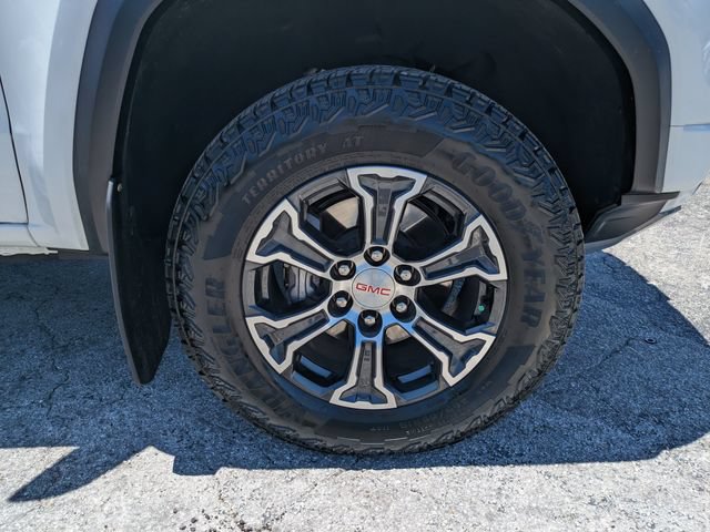 Certified 2025 GMC Canyon AT4 w/ AT4 Premium Package AWD/4WD image 11