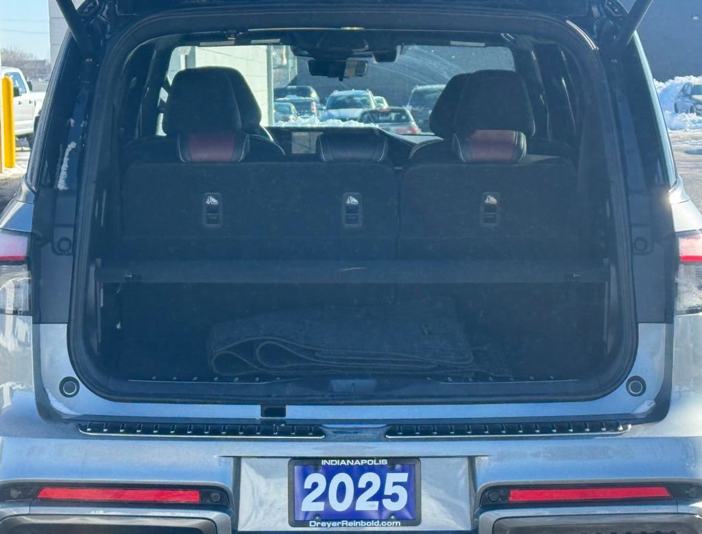 Used 2025 INFINITI QX80 Autograph w/ Autograph Exterior Package image 32