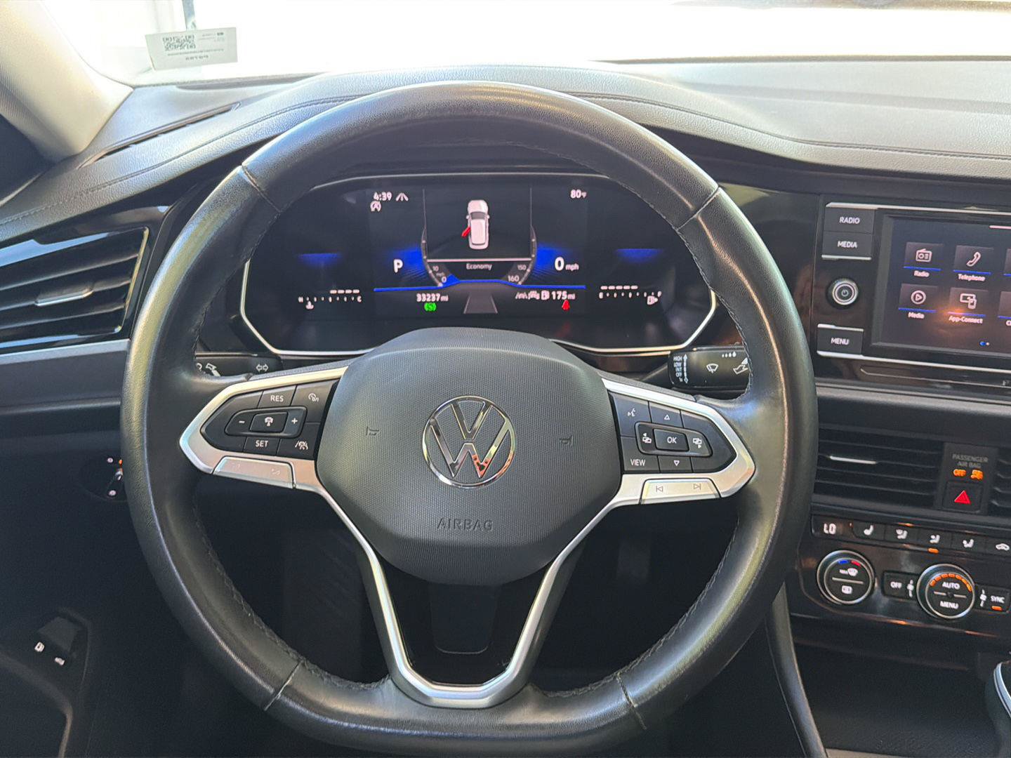 Certified 2024 Volkswagen Jetta SE w/ Panoramic Sunroof Package FWD image 20