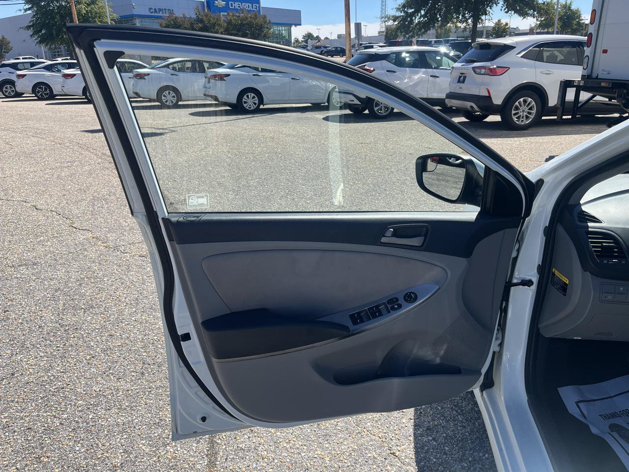 Used 2015 Hyundai Accent GLS FWD image 29