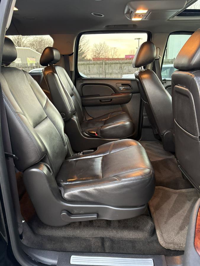 Used 2010 Chevrolet Suburban LTZ image 17