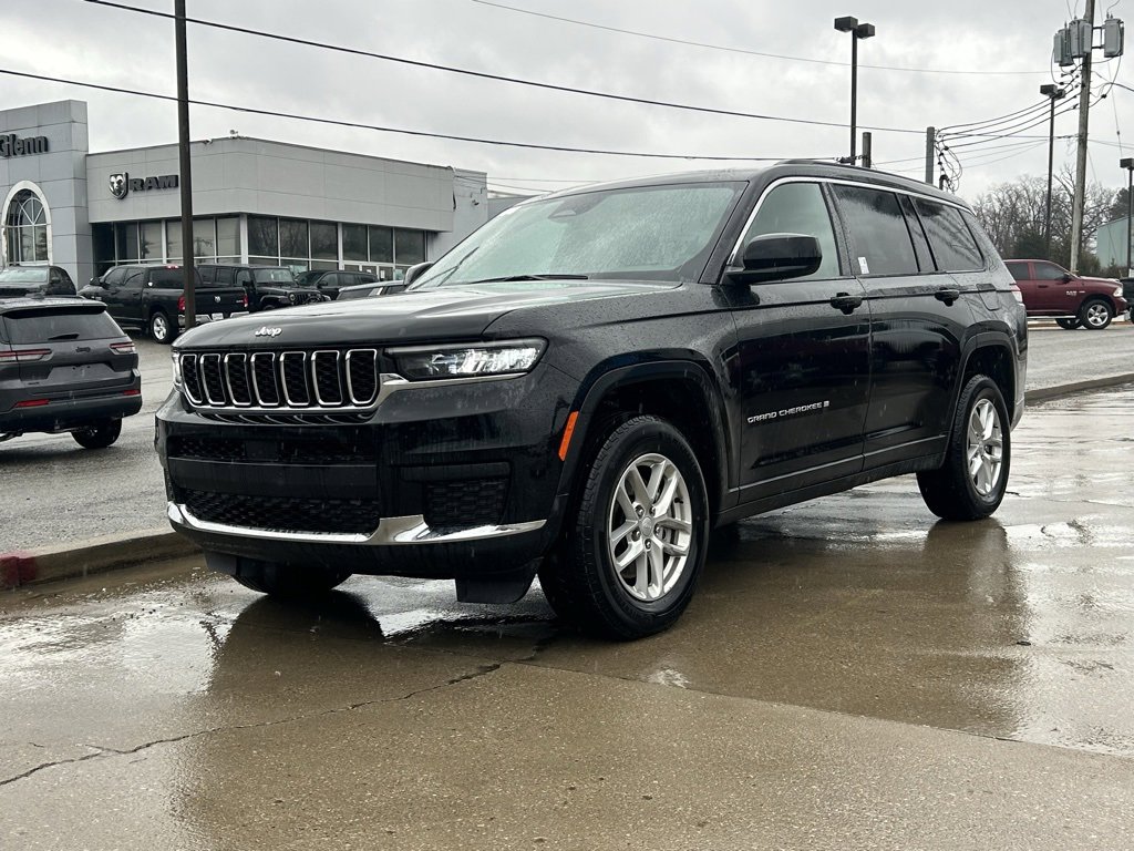 Used 2025 Jeep Grand Cherokee L Laredo w/ Luxury Tech Group I image 2