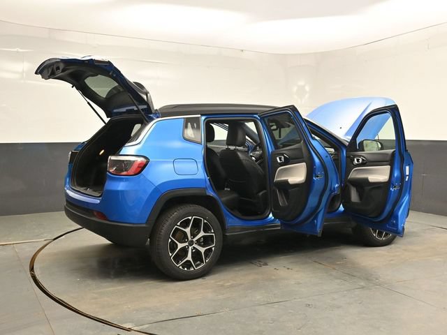 Used 2025 Jeep Compass Limited AWD/4WD image 43