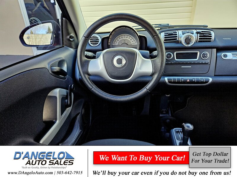 Used 2013 smart fortwo pure RWD image 15