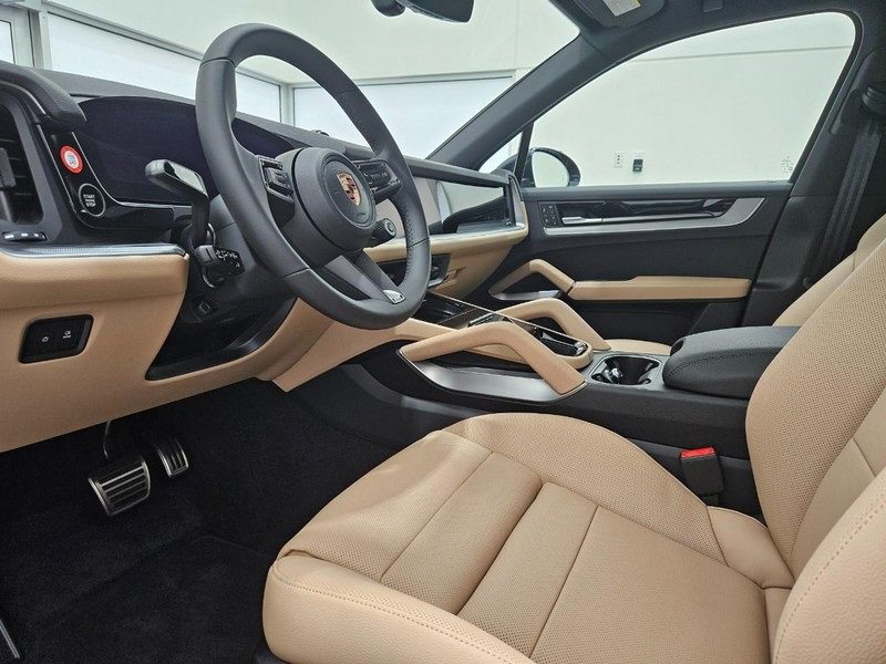 New 2026 Porsche Cayenne S image 4