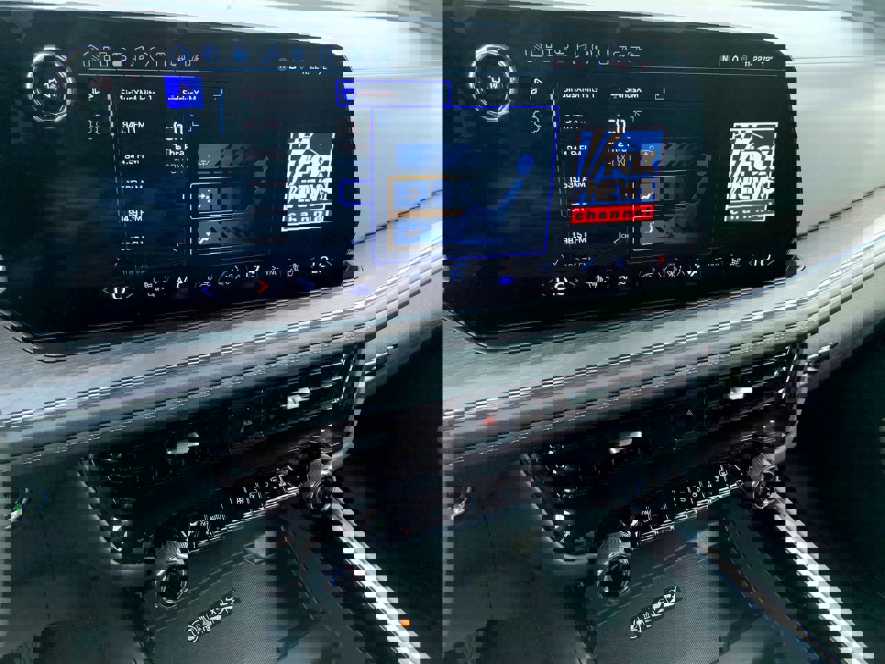 Used 2025 Chevrolet Tahoe LT image 32