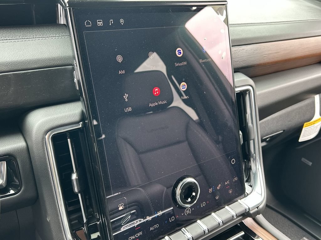 New 2026 GMC Yukon Denali AWD/4WD image 13