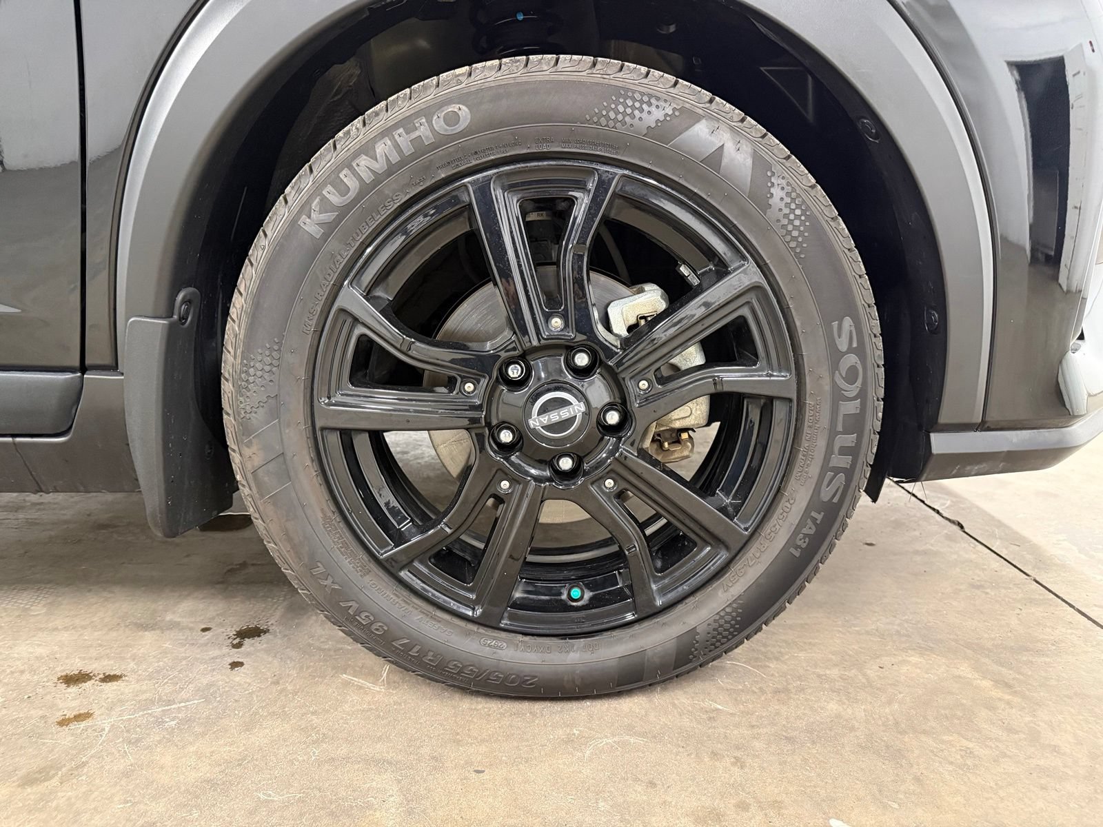 Used 2024 Nissan Kicks SR w/ SR Premium Package FWD image 26