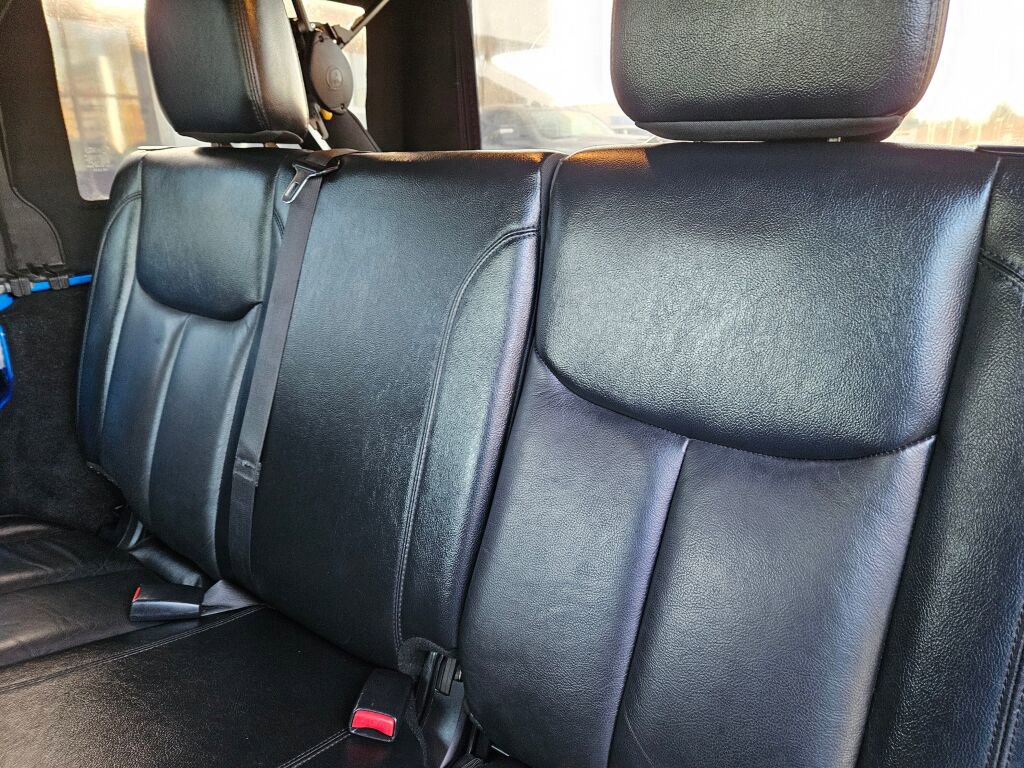 Used 2015 Jeep Wrangler Unlimited Sahara image 16