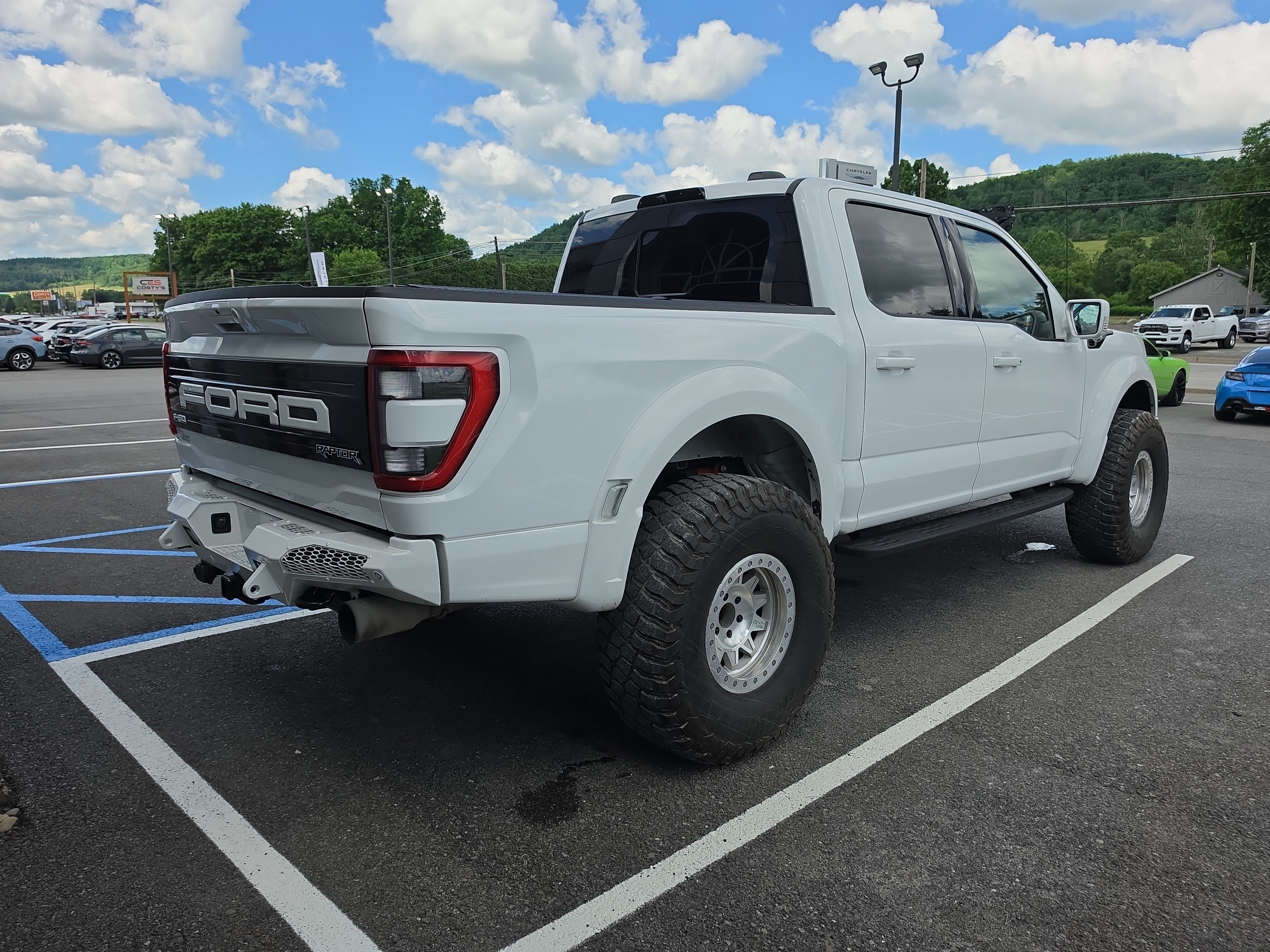 Used 2022 Ford F150 Raptor w/ Equipment Group 801A High AWD/4WD video 3