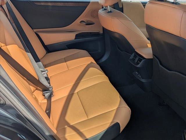 Used 2024 Lexus ES 300h w/ Premium Package image 19
