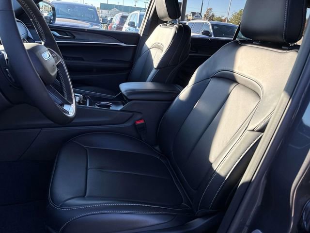 New 2025 Jeep Grand Cherokee L Limited w/ Luxury Tech Group II image 11