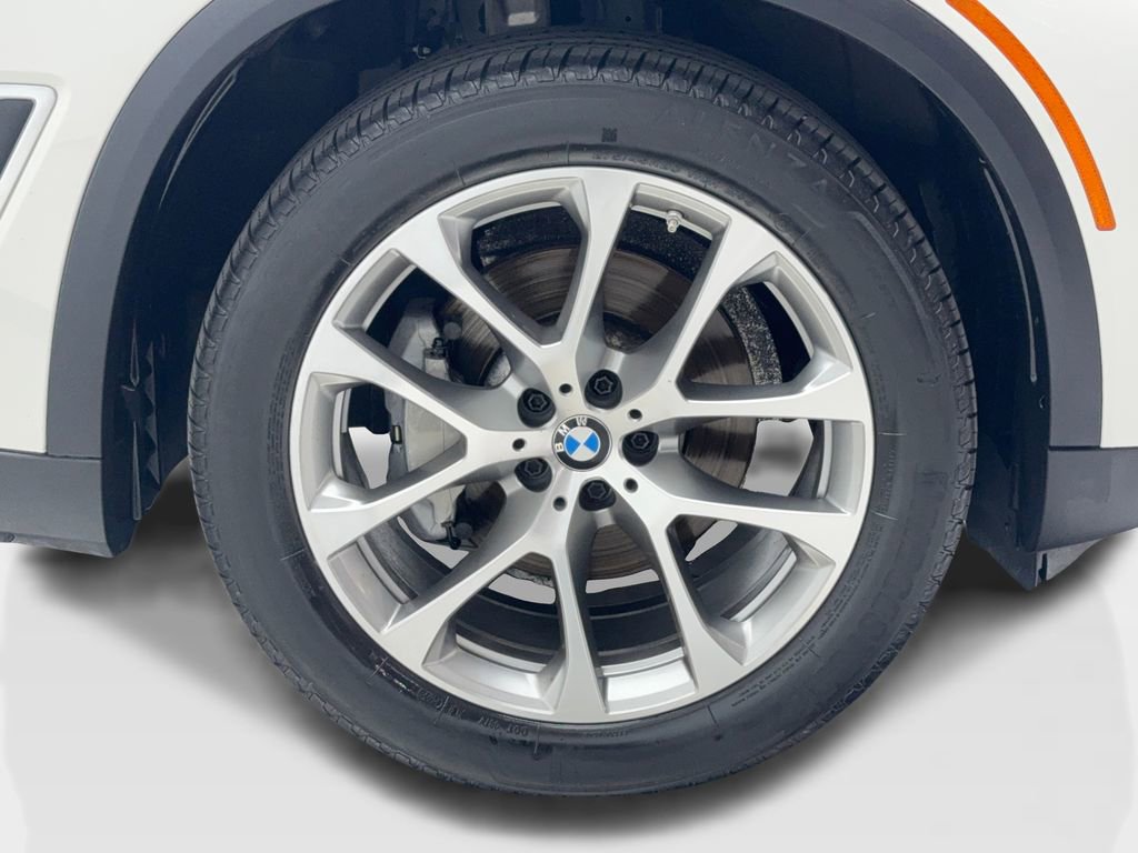 Used 2022 BMW X5 xDrive40i w/ Parking Assistance Package image 53